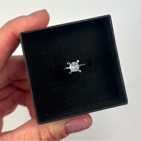 18k white gold-plated solitaire ring - Picture 3 of 5